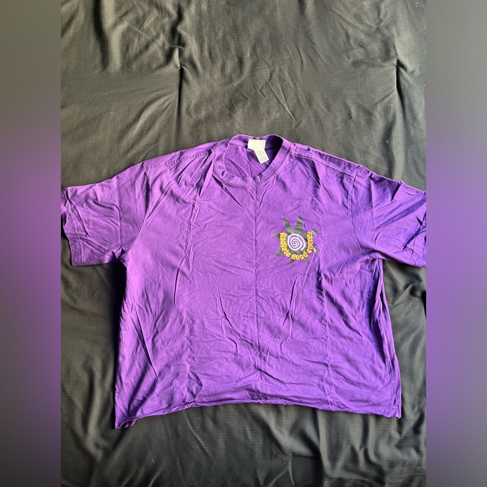 "Radiate good energy" Graphic Tee